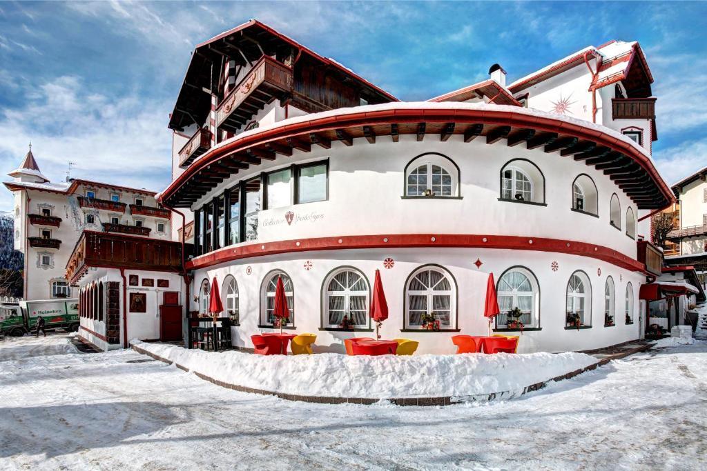 Hotel Regina San Martino Di Castrozza Exterior photo